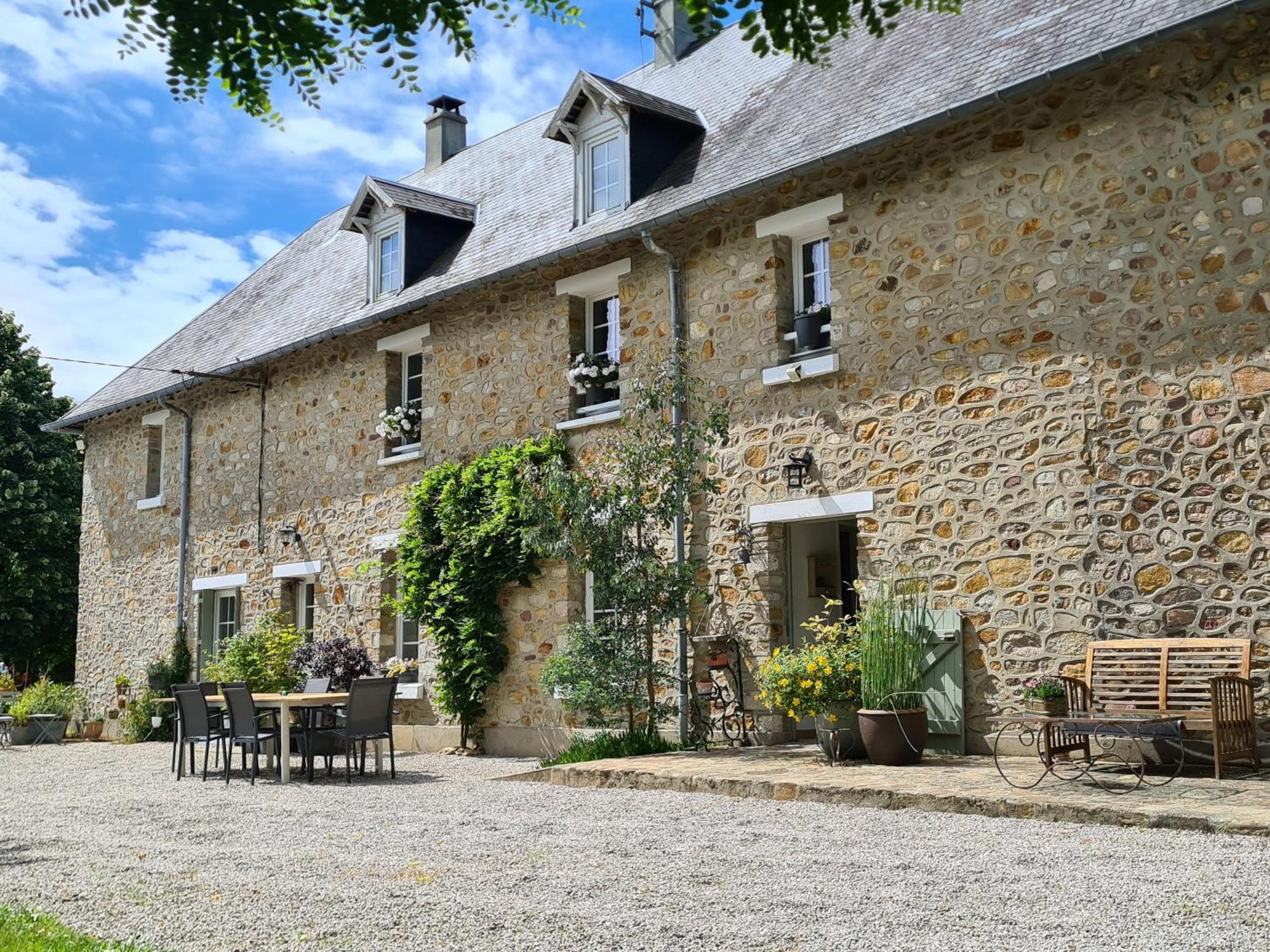 La Maison Des Tilleuls Saint-Germain-Sur-Seves Εξωτερικό φωτογραφία